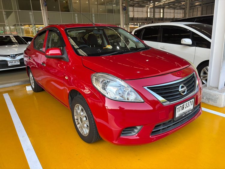 รถ Nissan Almera 1.2 E สี แดง