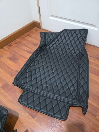 แผ่นยางรองเท้าในรถยนต์ น่าจะยี่ห้อ MG ลองดูเอาละกัน รูปที่ 4