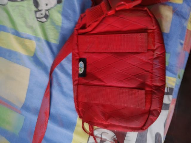 ขายกระเป๋าsupremeแท้ สภาพการใช้งาน90เปอร์เซ็นต์ไม่มีขาดซิบใช้งานปกติ รูปที่ 3