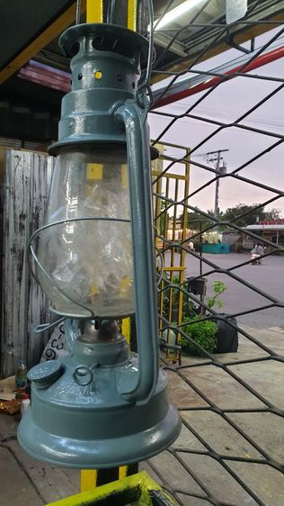 ตะเกียง วินเทจ และทีวีโบราณ รูปที่ 6