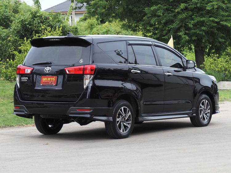 Toyota Innova 2022 2.8 Crysta Utility-car ดีเซล ไม่ติดแก๊ส เกียร์อัตโนมัติ ดำ รูปที่ 4
