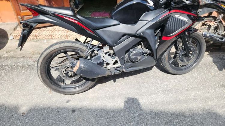 รถมอเตอร์ไซค์ honda cbr 150 r รูปที่ 5