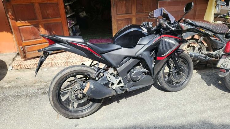 รถมอเตอร์ไซค์ honda cbr 150 r รูปที่ 2
