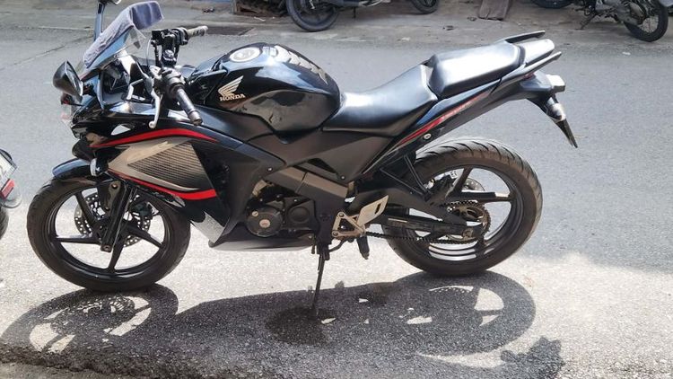 รถมอเตอร์ไซค์ honda cbr 150 r รูปที่ 3