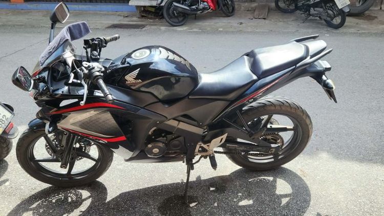 รถมอเตอร์ไซค์ honda cbr 150 r รูปที่ 4