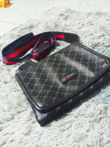 กระเป๋าสะพาย