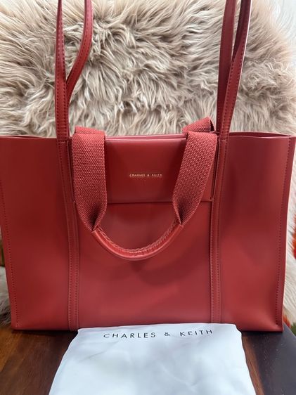 กระเป๋าหนังแท้ charles keith รูปที่ 2