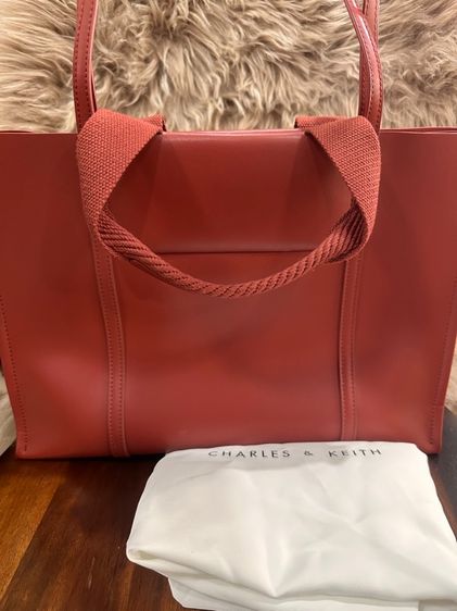 กระเป๋าหนังแท้ charles keith รูปที่ 4