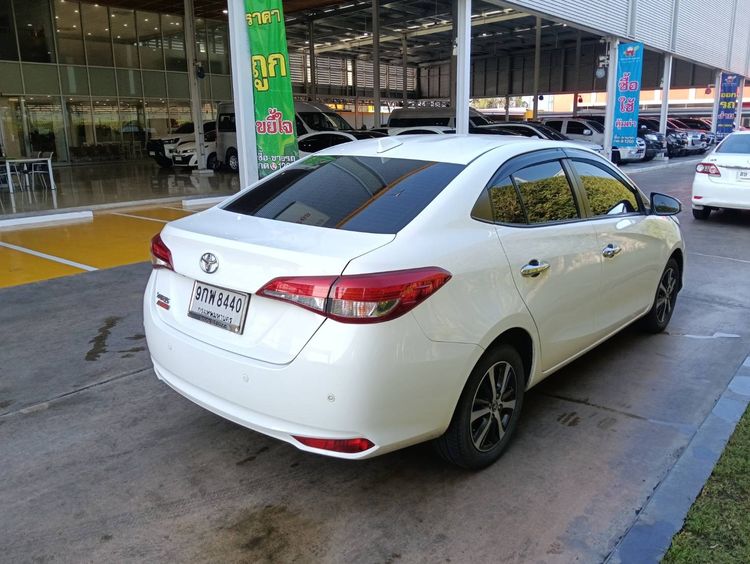 Toyota Yaris ATIV 2019 1.2 High Sedan เบนซิน ไม่ติดแก๊ส เกียร์อัตโนมัติ ขาว รูปที่ 4