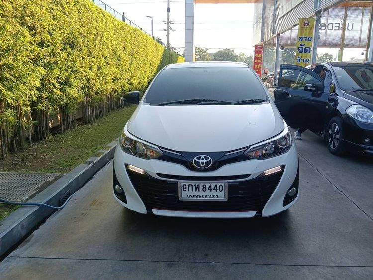Toyota Yaris ATIV 2019 1.2 High Sedan เบนซิน ไม่ติดแก๊ส เกียร์อัตโนมัติ ขาว รูปที่ 2