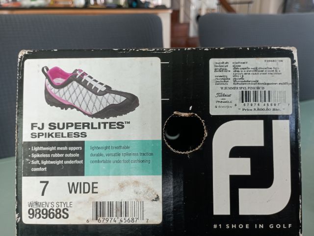 รองเท้ากอล์ฟหญิง ยี่ห้อ Foot joy ปุ่มยาง รูปที่ 3