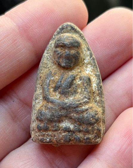 หลวงปู่ทวดเนื้อว่านเก่าๆ