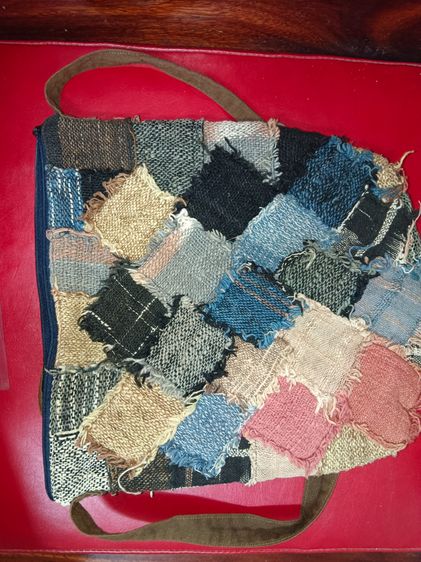 ผ้า ไม่ระบุ หลากสี กระเป๋าสะพาย