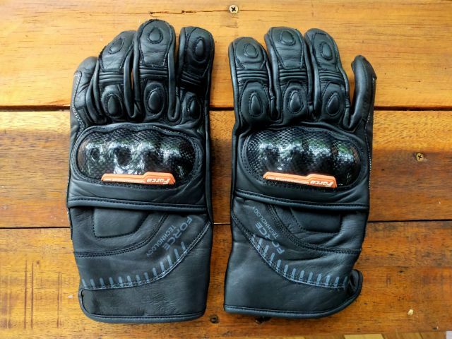 ✅✅ ถุงมือ force crown glove สวยๆครับ 600บาท