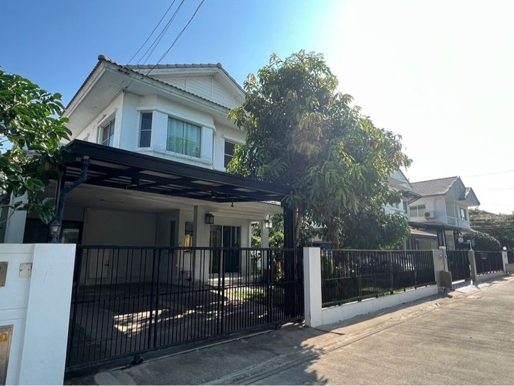 บ้านเดี่ยวสองชั้น