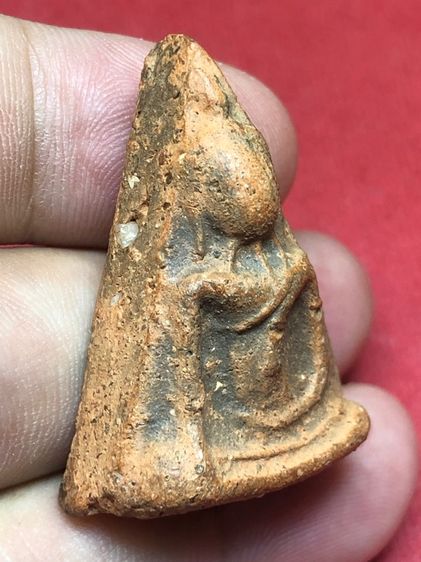 พระนางพญาพิมพ์เข่าโค้ง รูปที่ 4