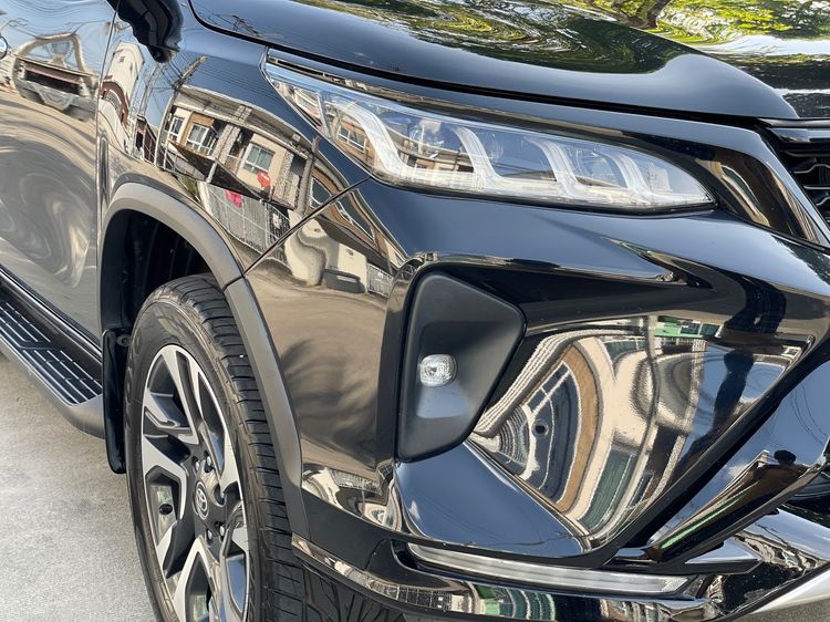 Toyota Fortuner 2021 2.4 Legender 4WD Utility-car ดีเซล ไม่ติดแก๊ส เกียร์อัตโนมัติ ดำ รูปที่ 3