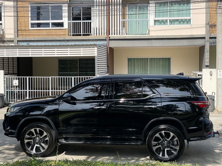 Toyota Fortuner 2021 2.4 Legender 4WD Utility-car ดีเซล ไม่ติดแก๊ส เกียร์อัตโนมัติ ดำ