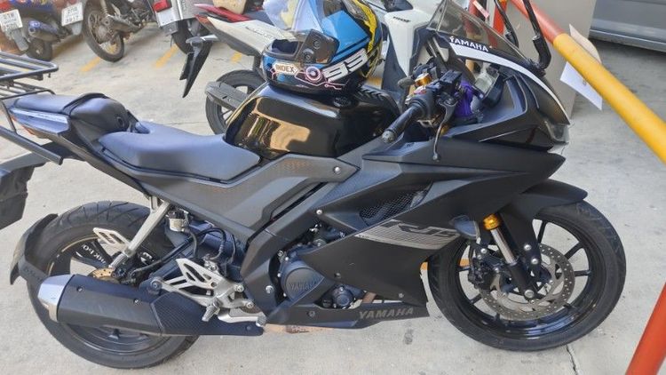 รถรุ่น yamaha R 15 yzf 155 cc ปี 2020 สีดำล้วนมือ 1 