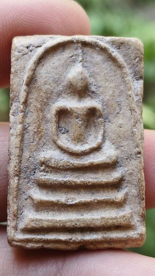 พระสมเด็จวัดระฆังพิมพ์ใหญ่เนื้อแกร่งแห้งเก่าเดิม