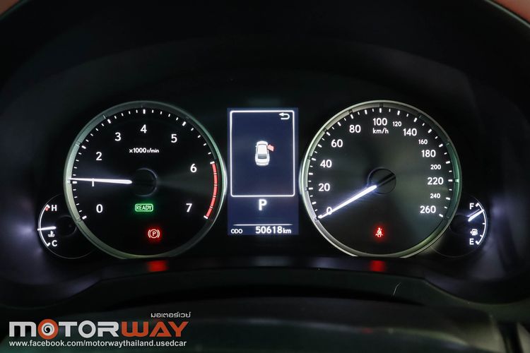 Lexus IS300h 2022 2.5 Luxury Sedan ปลั๊กอินไฮบริด (PHEV) เกียร์อัตโนมัติ บรอนซ์ทอง รูปที่ 2