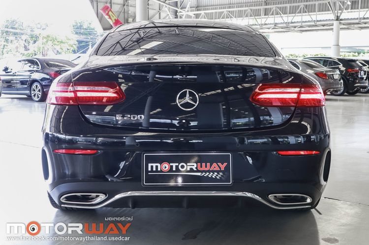 Mercedes-Benz E-Class 2023 E200 Sedan เบนซิน เกียร์อัตโนมัติ ดำ รูปที่ 4