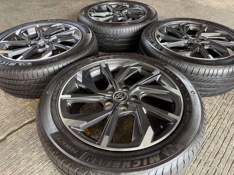 Toyota Corolla Cross GR Sport 18 นิ้ว Top 🛞 รูปที่ 3