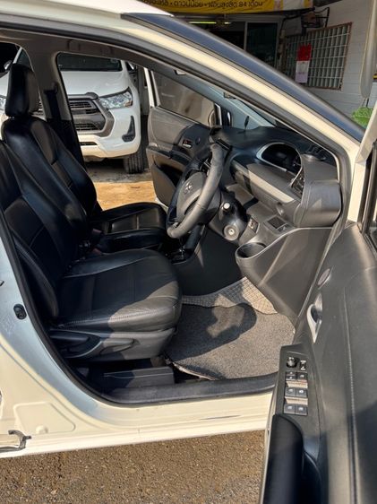 Toyota Sienta 2018 1.5 G Van เบนซิน ไม่ติดแก๊ส เกียร์อัตโนมัติ ขาว รูปที่ 3