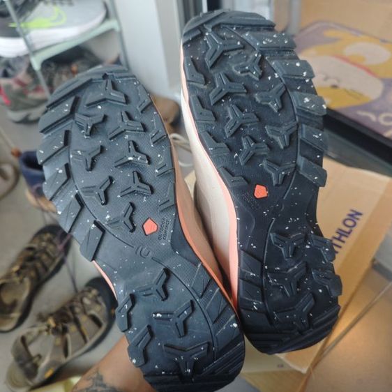 รองเท้าเดินป่าผู้หญิง กันน้ำ Decathlon MH500 
 รูปที่ 8