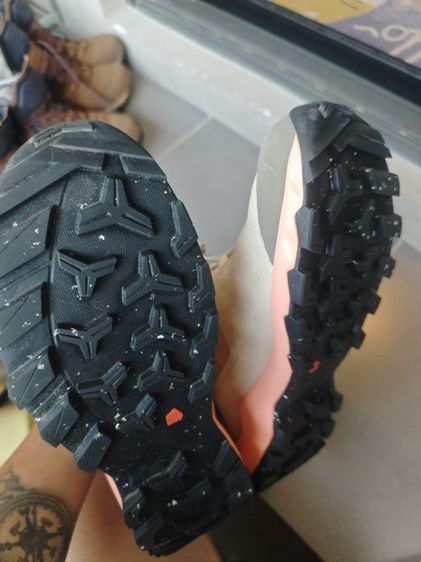 รองเท้าเดินป่าผู้หญิง กันน้ำ Decathlon MH500 
 รูปที่ 12