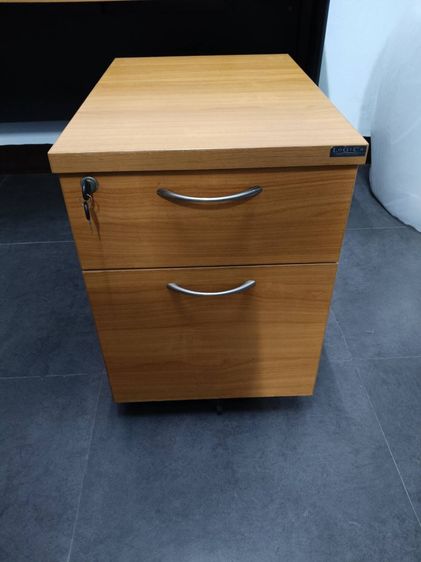 โต๊ะทำงาน หน้าไม้สีน้ำตาล ขาเหล็ก + ตู้ใส่เอกสาร ยี่ห้อ LOGICA  รูปที่ 5