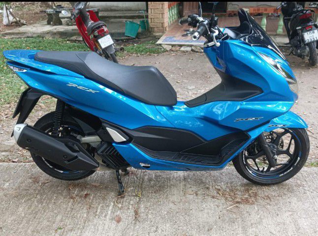 Honda PCX 160 ปี 2023 รถบ้านมือเดียว สภาพสวยเดิมๆ เครื่องดีแน่นๆ ชุดข้างเงียบ สีสวยระบบไฟทำงานปกติ กุญแจรีโมทไม้ไอติม 2 อัน ภาษีปี 69 มีสมุดคู่มือ เซอร์วิสศูนย์ มีเล่มเขียวชุดโอน ดูรถได้ครับ รูปที่ 6
