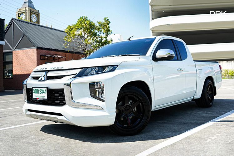 รถ Mitsubishi Triton 2.5 GLX สี ขาว