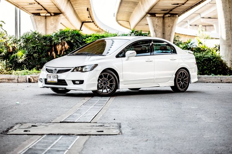 Honda Civic 2011 1.8 E i-VTEC Sedan เบนซิน ไม่ติดแก๊ส เกียร์อัตโนมัติ ขาว รูปที่ 4