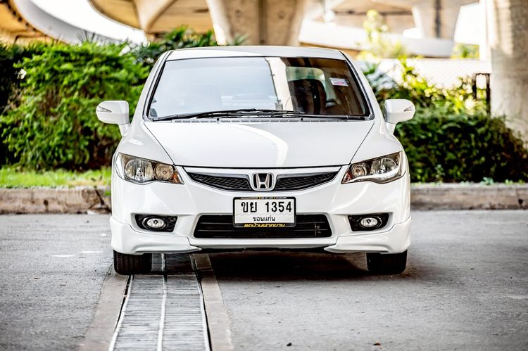 Honda Civic 2011 1.8 E i-VTEC Sedan เบนซิน ไม่ติดแก๊ส เกียร์อัตโนมัติ ขาว รูปที่ 2