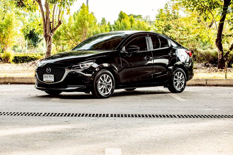 Mazda Mazda 2 2021 1.3 C Sedan เบนซิน ไม่ติดแก๊ส เกียร์อัตโนมัติ ดำ รูปที่ 2