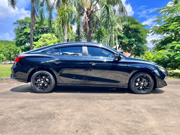 รถ MG MG5 1.5 D สี ดำ