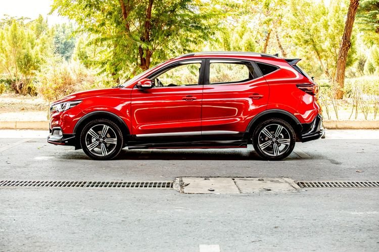 MG ZS 2018 1.5X+ Sunroof Utility-car เบนซิน ไม่ติดแก๊ส เกียร์อัตโนมัติ แดง รูปที่ 2