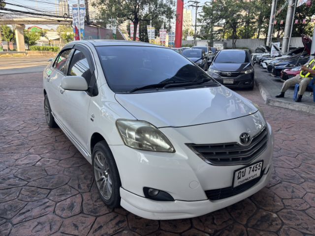 รถ Toyota Vios 1.5 J สี ขาว