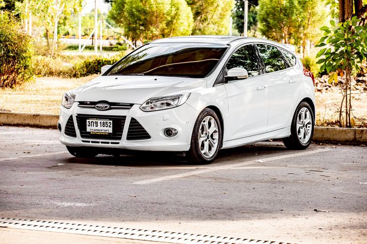 รถ Ford Focus 2.0 Sport Plus สี ขาว
