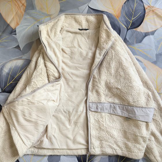 เสื้อกันหนาวทรงครอป XEXYMIX jacket สีขาว ไซส์ M สไตล์คลาสสิค สภาพใหม่ราคาถูก รูปที่ 2