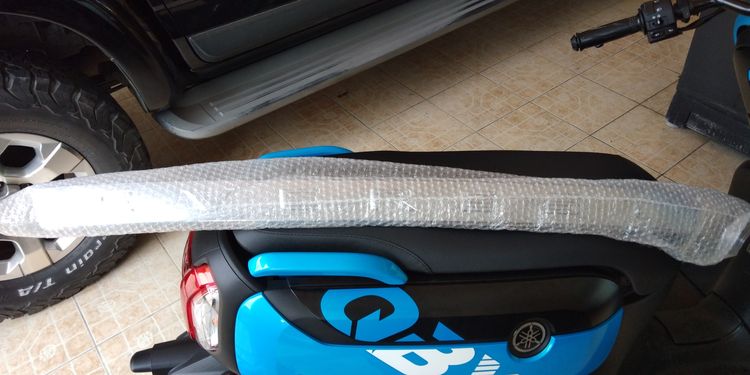 ขายคิ้วฝากระโปรงท้าย เอเวอร์เรส ของแท้ มือ2 สภาพดีใหม่ ราคาถูกๆ 400 บาทเท่านั้น