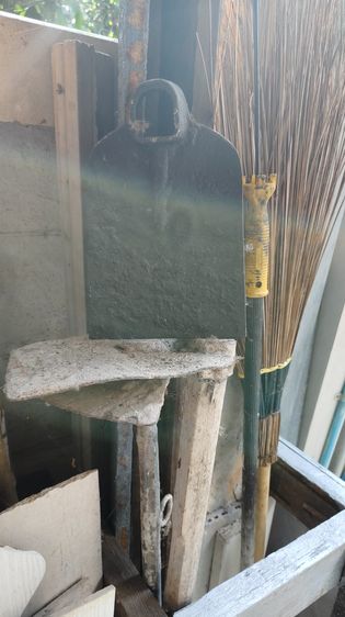 ขายจอบด้ามไม้ 2 ชุด ด้ามเหล็ก 1 ชุด และ พลั่วแทงดินด้ามไม้ 1 ชุด มือสอง รวม 4ชุด ขายเหมารวมถูกๆ ราคา 300บาทเท่านั้น ( ต้องมารับของเองเท่านั้ รูปที่ 3