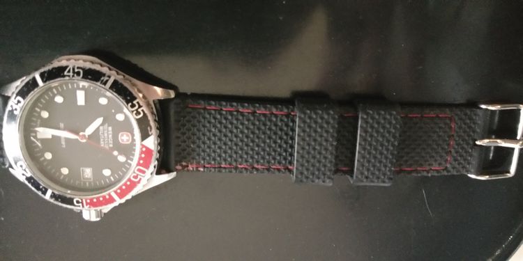 ขายนาฬิกา Wenger Swiss Military ของแท้  สภาพดี ขายราคาถูกๆ 1500 บาท เท่านั้น ไม่รวมค่าส่ง หรือต้องมารับของเองเท่านั้น  รูปที่ 2