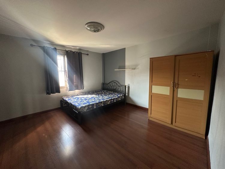 อื่นๆ มีบางส่วน ไม่ใช่ ให้เช่าบ้านซอยเรวดี 45 จังหวัดนนทบุรี ใกล้แคราย รูปที่ 4