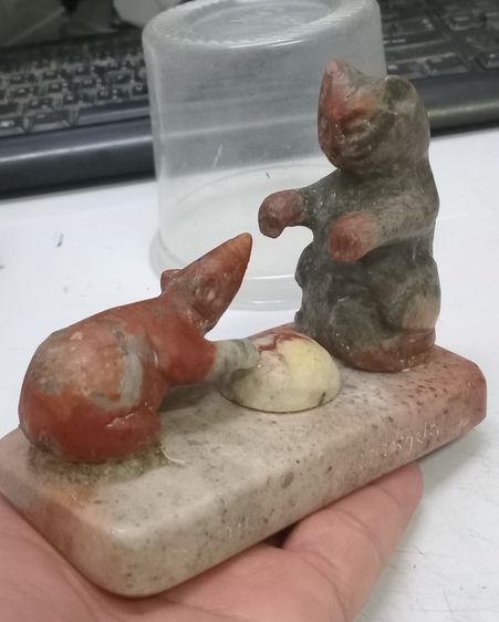 3003-หนูกับแมวเนื้อหินแกะ หลวงพ่อสนิท วัดลำบัวลอย ขนาดความกว้างสุด 5 นิ้ว สูงรวมประมาณ 4 นิ้ว รูปที่ 13