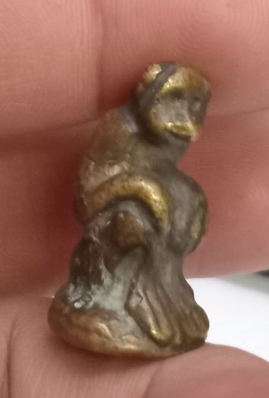 3007-เครื่องรางรูปหล่อลิงนั่ง เนื้อทองเหลืองเก่า ไม่ทราบที่ รูปที่ 11