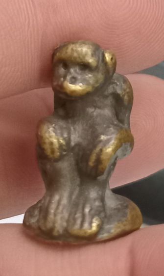3007-เครื่องรางรูปหล่อลิงนั่ง เนื้อทองเหลืองเก่า ไม่ทราบที่ รูปที่ 10