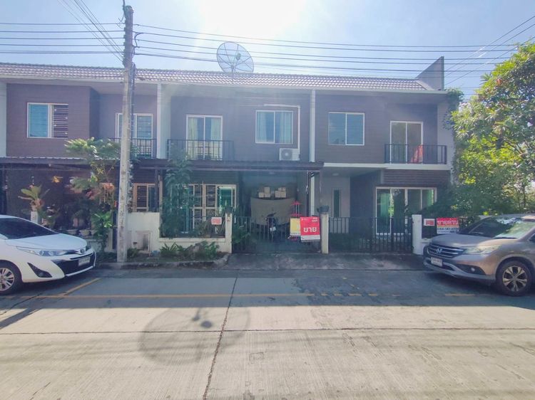 ทาวน์เฮ้าส์ ใกล้เมกะบางนา ราคาถูกใจ เดอะคัลเลอร์ บางนา กม.10