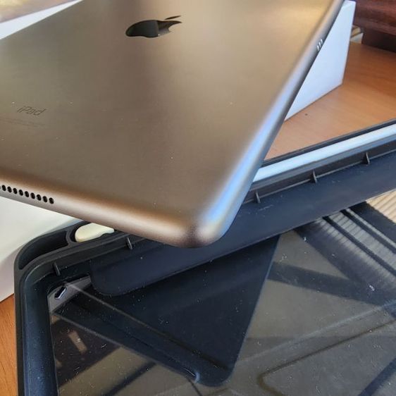 iPad gen9 wifi and pencil รูปที่ 7